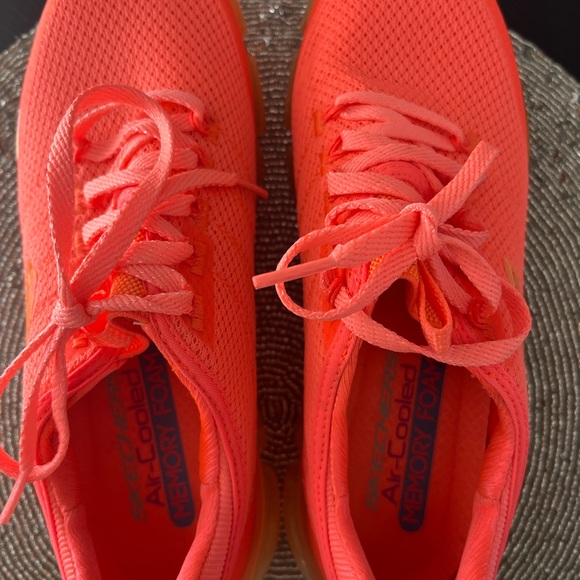 Brand New Sketcher Memory Foam Runner - Picture 4 of 5